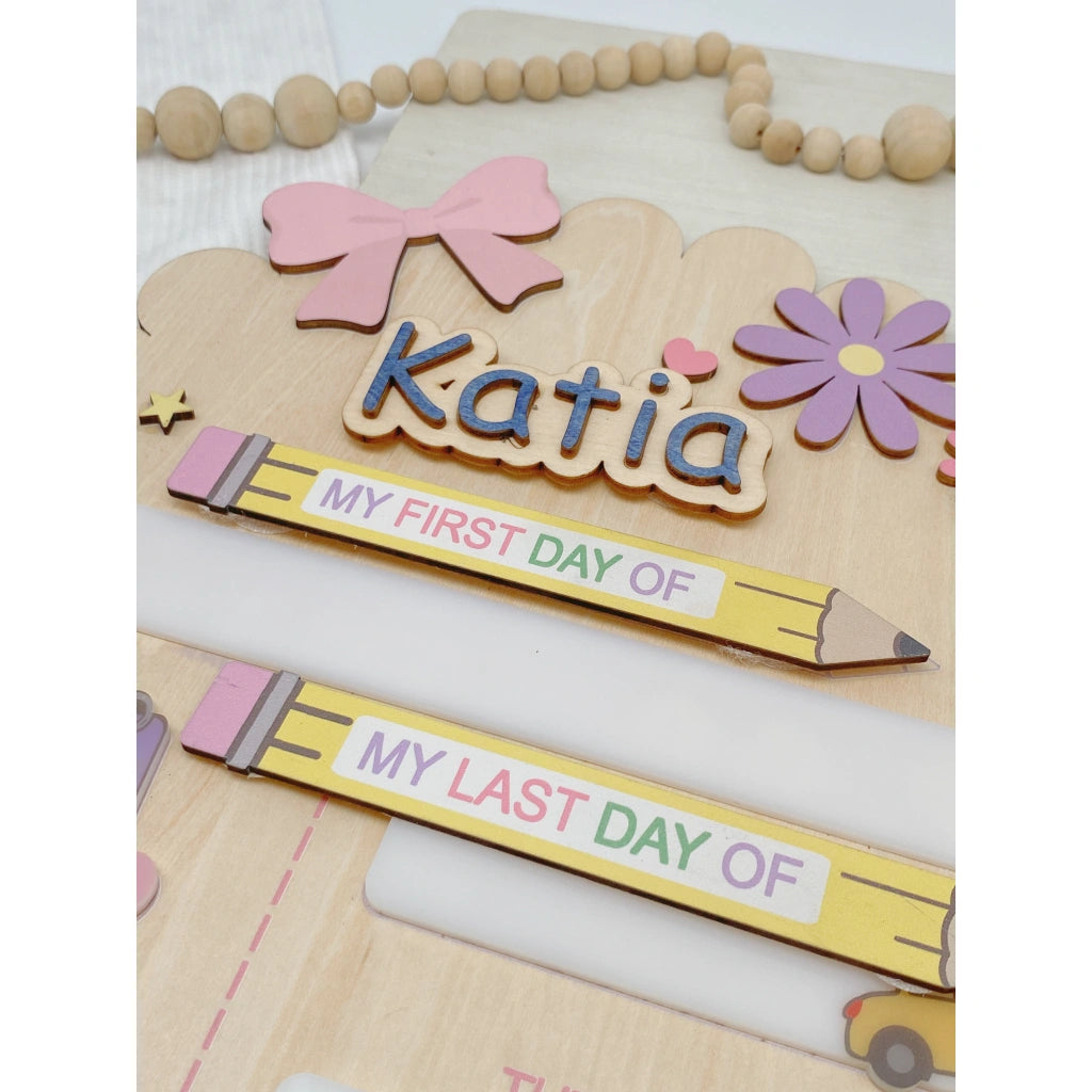 Daisy First + Last Day of School Sign
