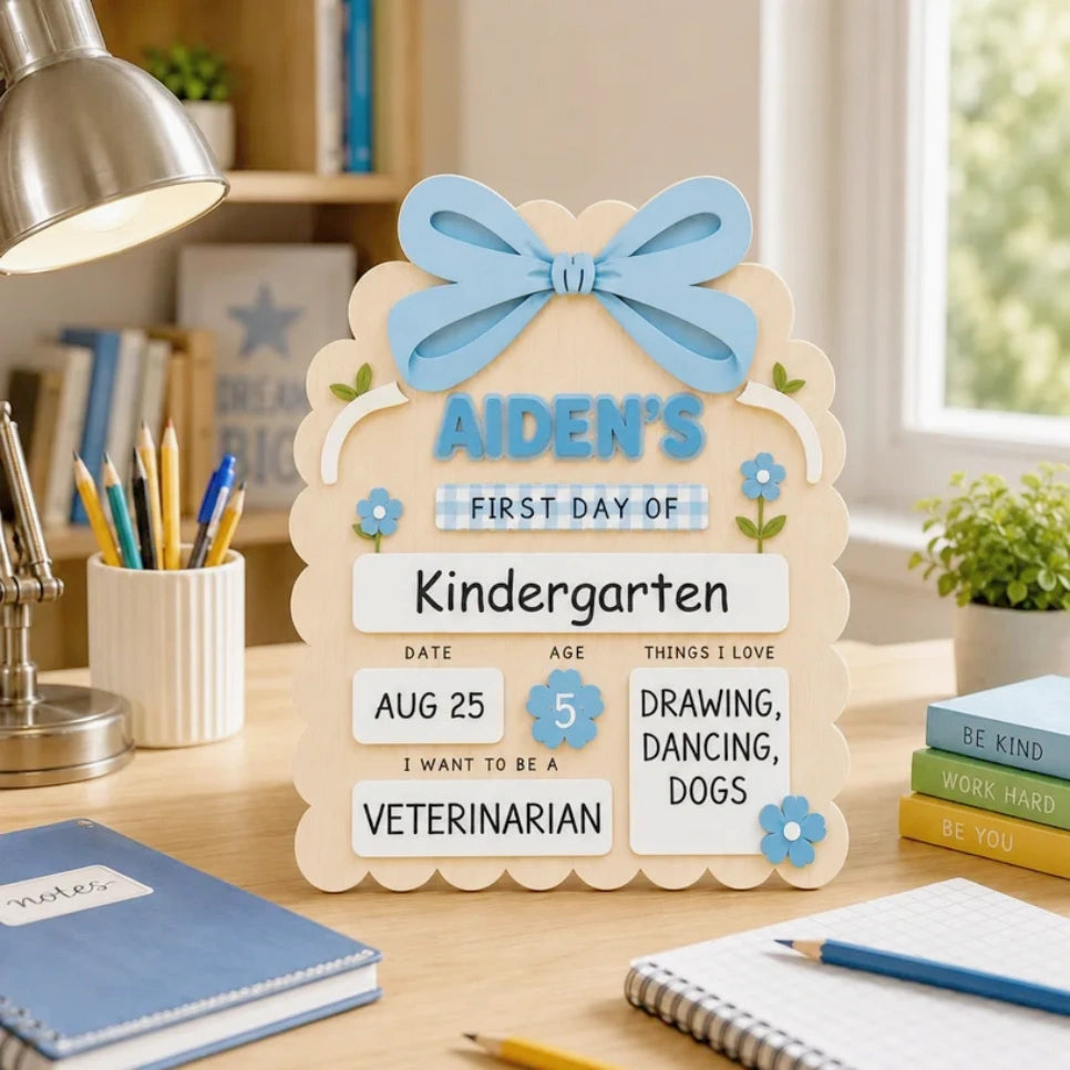 Bow Daisy First Day of School Sign